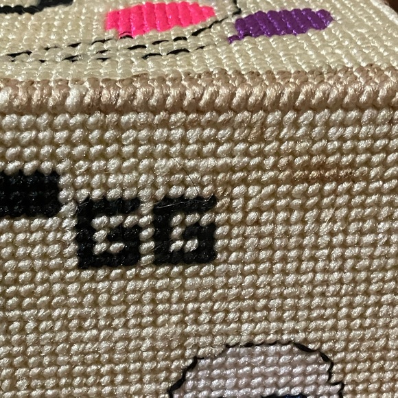 Vintage Alphabet Plastic Canvas Blocks and Box - Picture 12 of 13